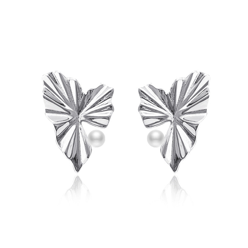 Ruffled Heart Pearl Fashion Stud Earrings