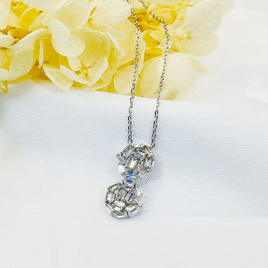 Number 8 Shape White Zircon Earrings