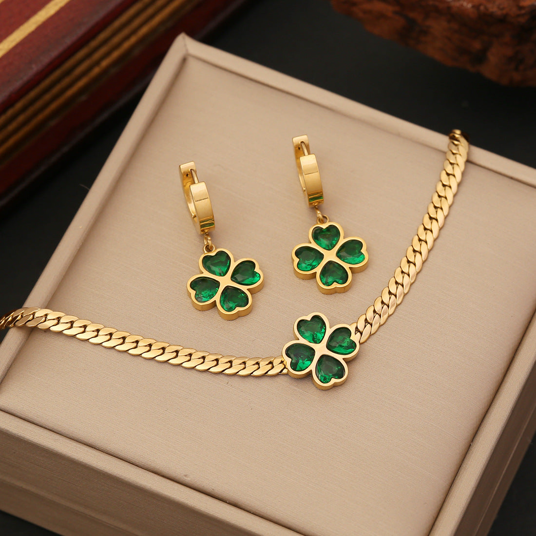 Green Stainless Steel N1055 Clavicle Necklace