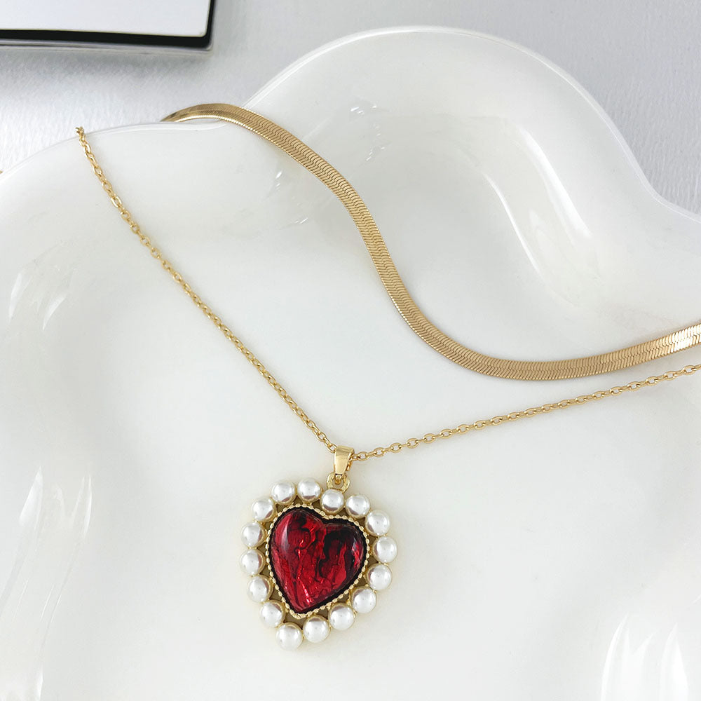 Resin Love Imitation Pearl Inlaid Necklace