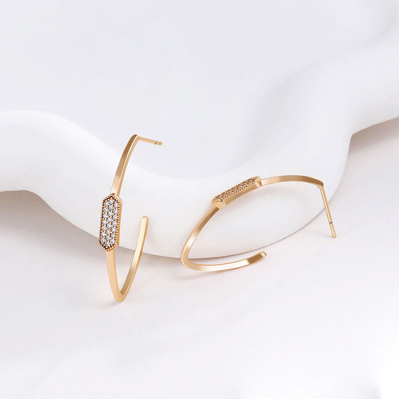 Simple V Letter Fashion Zircon Earrings for Women