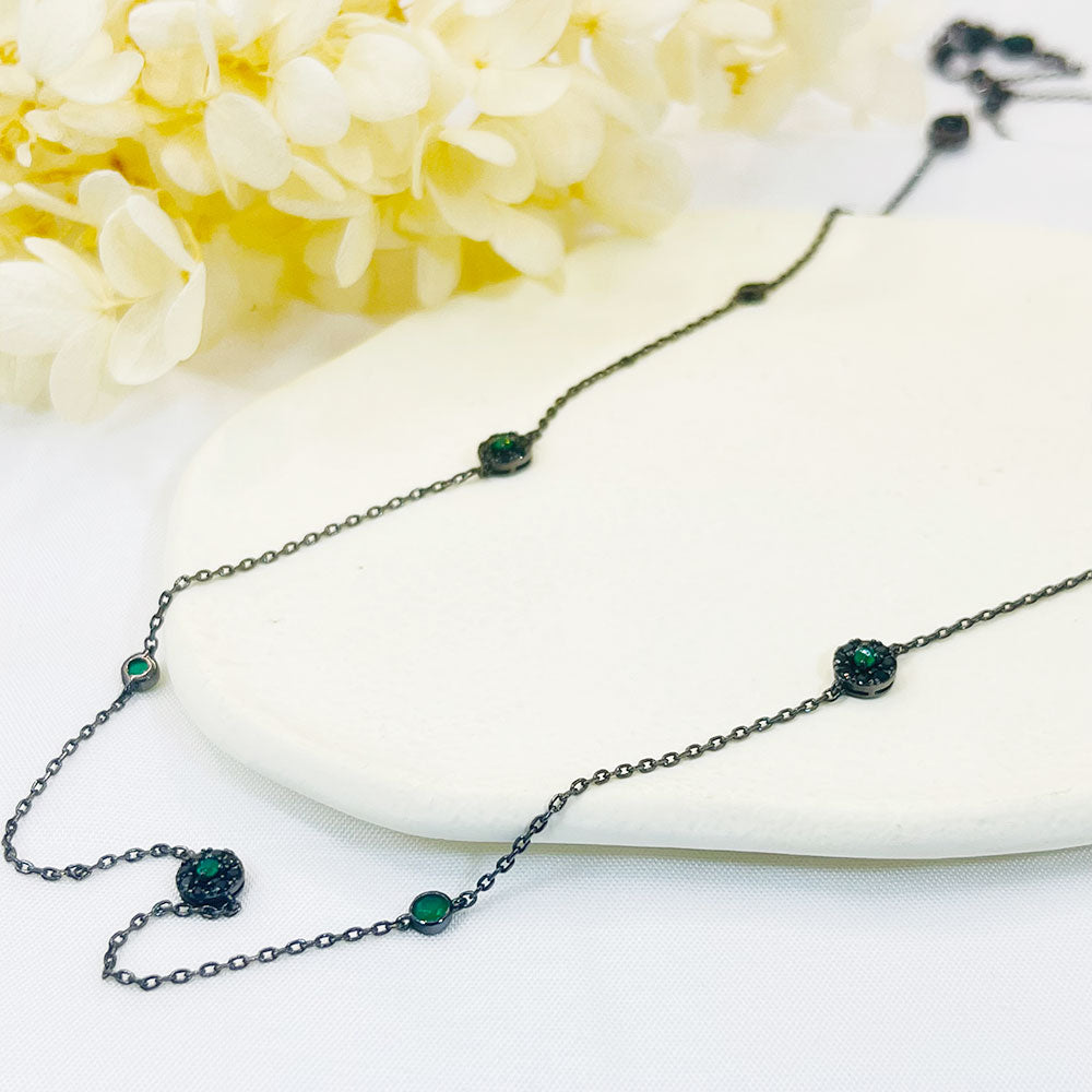 Dot Petal Green Zircon Necklace
