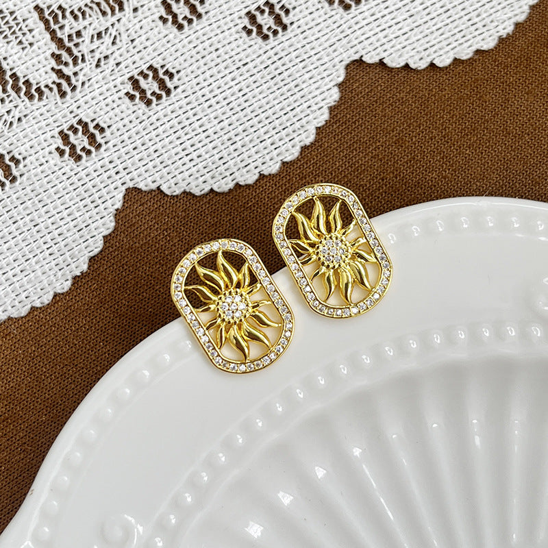 Premium Vintage Design Personality Round Stud Earrings