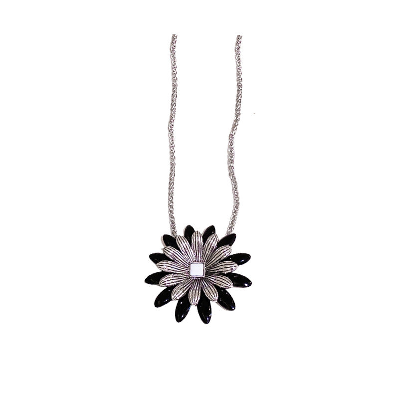 Dark Wind Flower Drop Oil Square Necklace