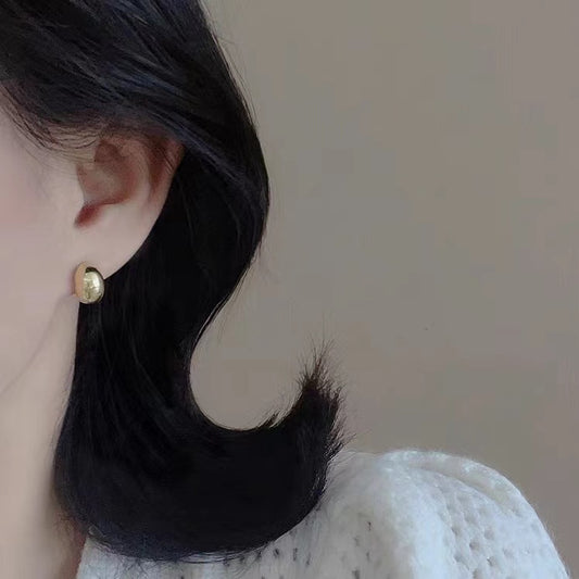 Small Fragrance Delicate Niche Design Earrings