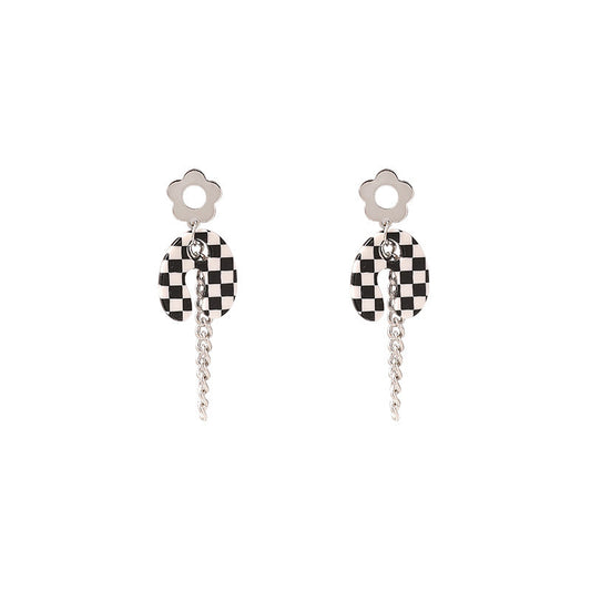 Temperament Small Daisy Black and White Checkerboard Earrings