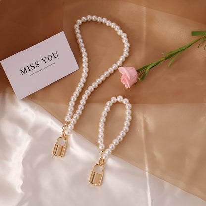 Personality Everything with Pearl Lock Necklace