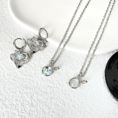 Vintage Hollow Heart Zirconia Earrings