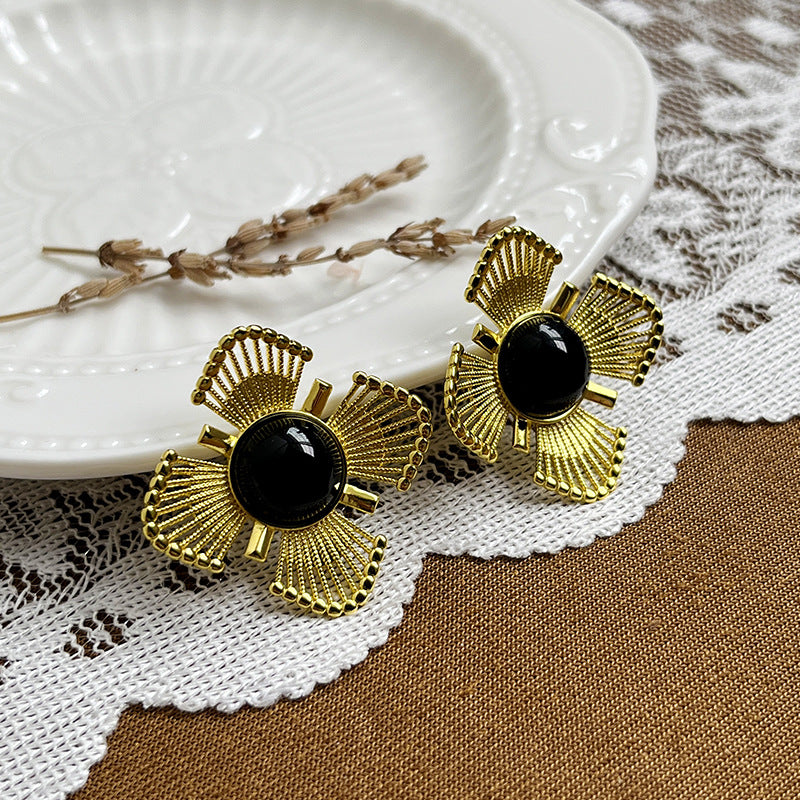 Vintage Niche Heavy Industry Exaggerated Flower Premium Stud Earrings